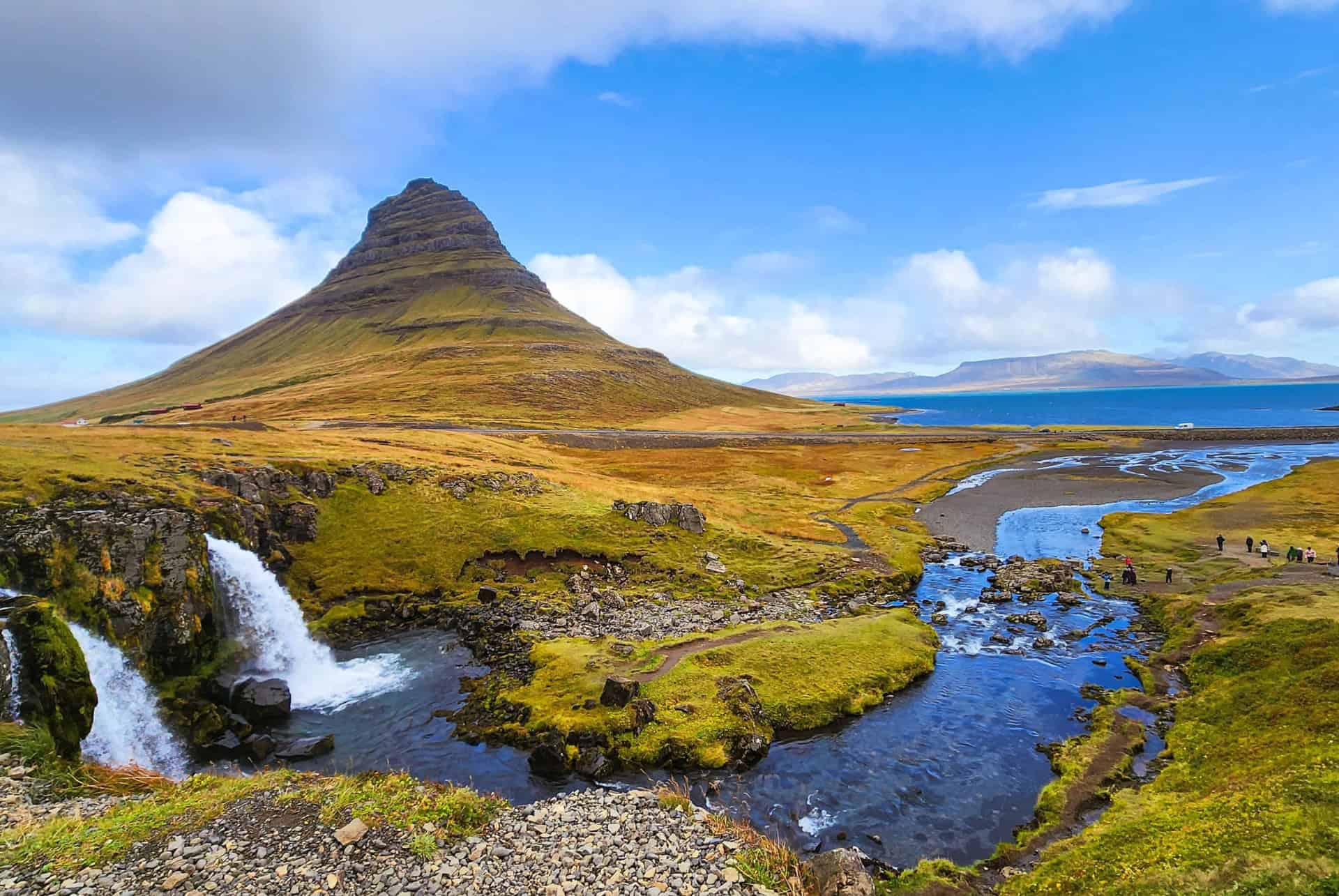 peninsule de snaefellsnes kirkjufellfoss