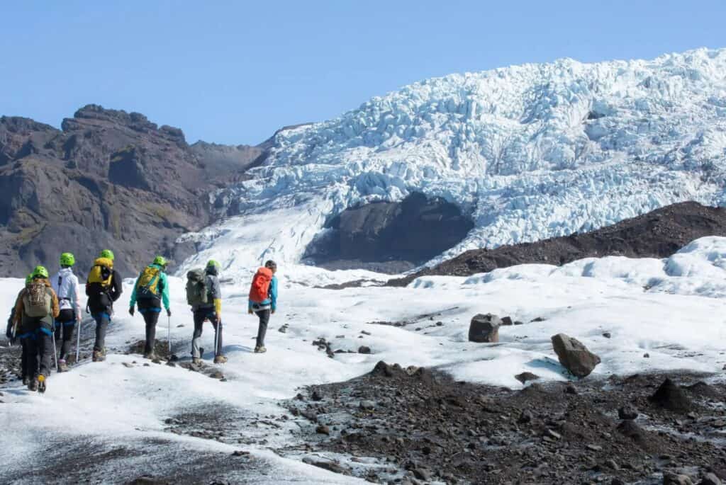 Randonnée facile en groupe sur le glacier Falljokull