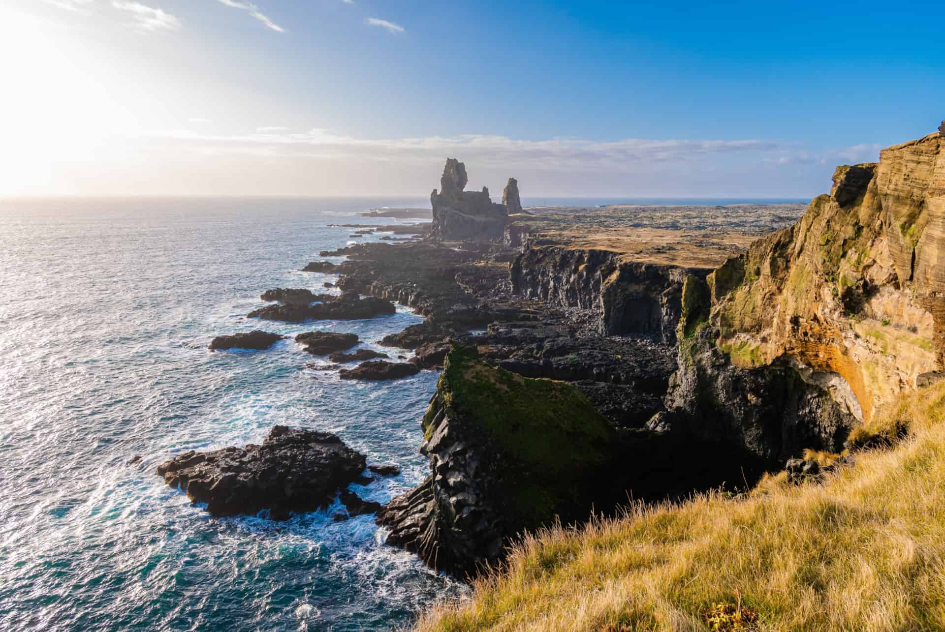 Les falaises de Lóndrangar