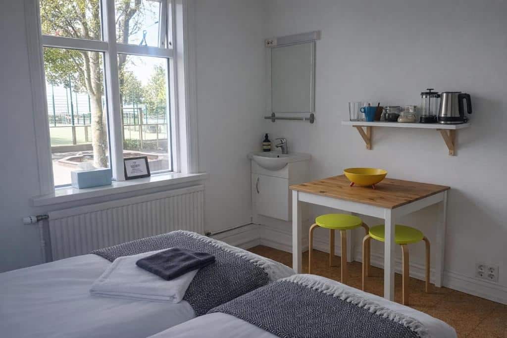 refurinn reykjavik guesthouse chambre refurinn reykjavik guesthouse chambre