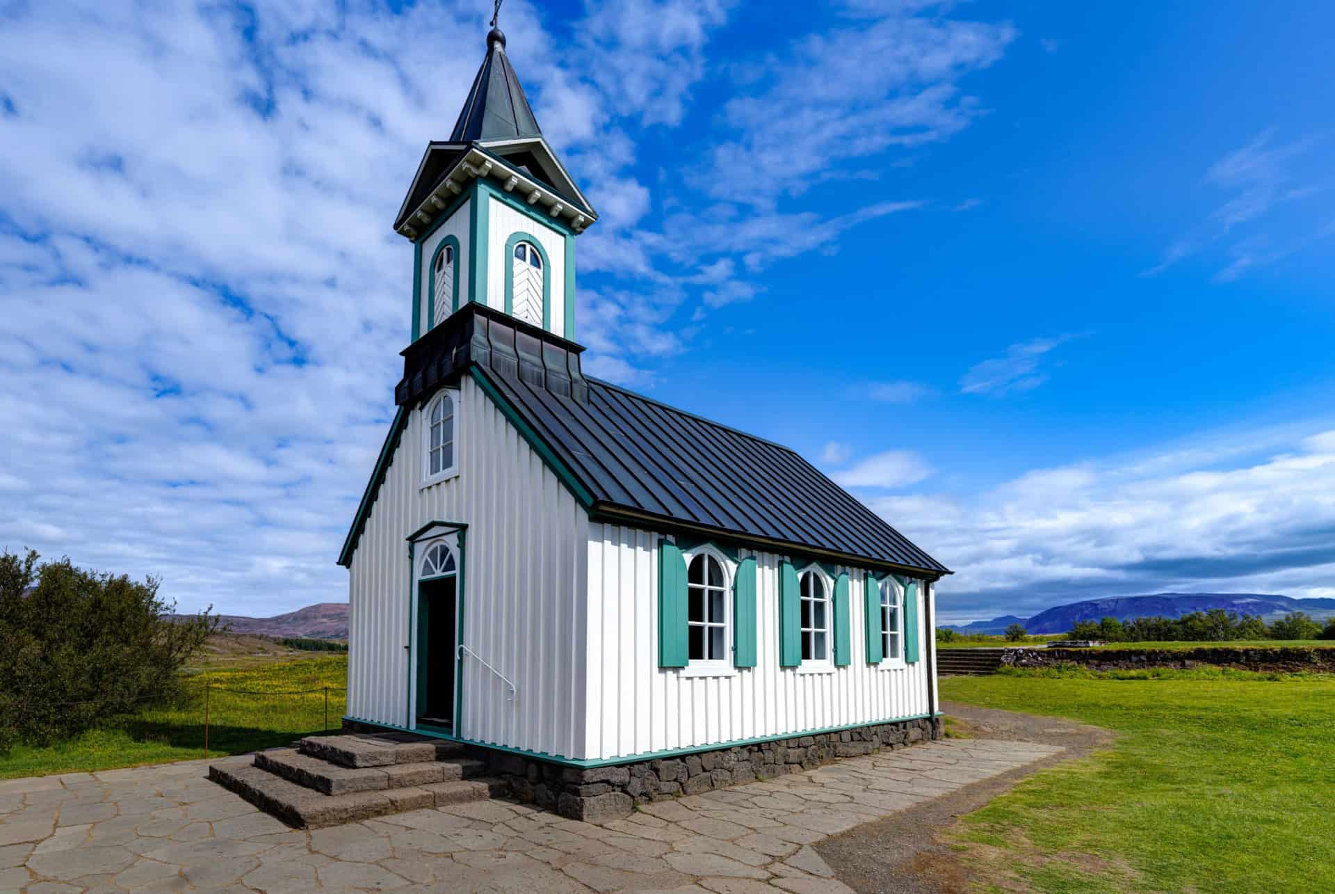 eglise verte et blanche parc national thingvellir