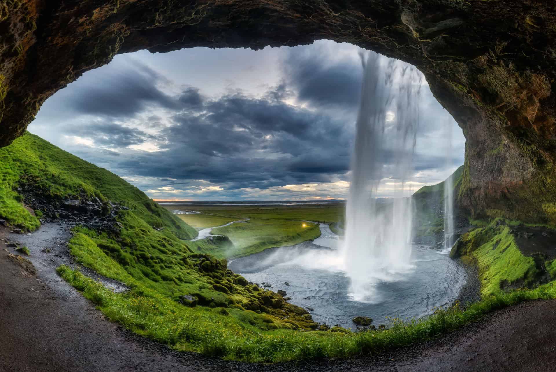cascades de seljalandsfoss