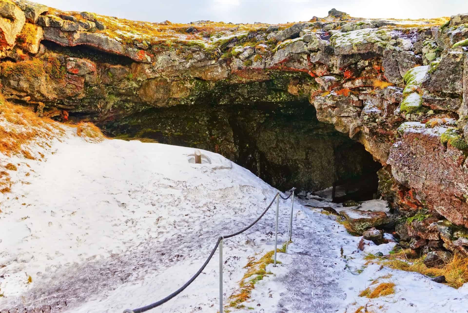 grotte vatnshellir grotte vatnshellir