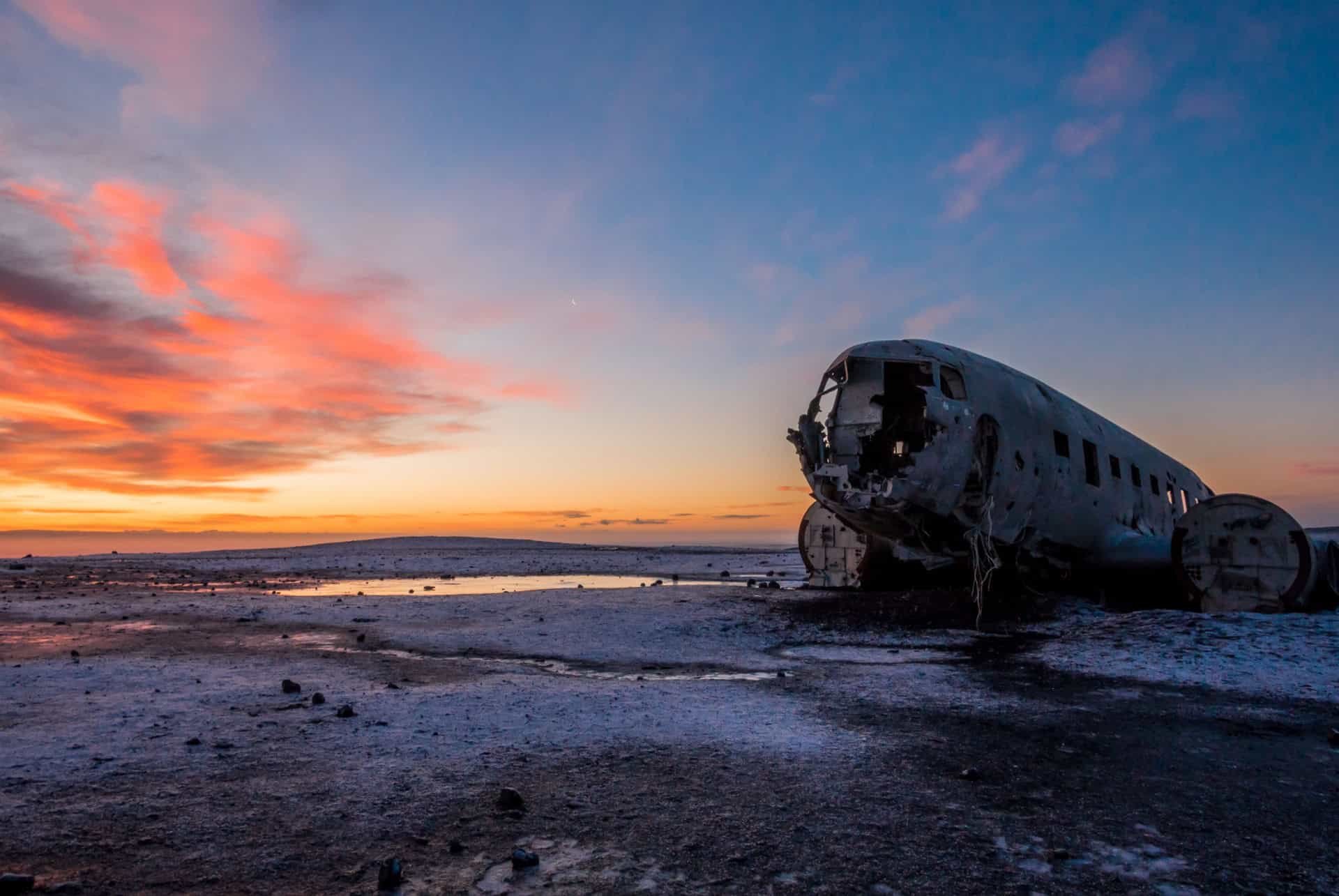 l'épave de l'avion dc3 en islande lever du soleil