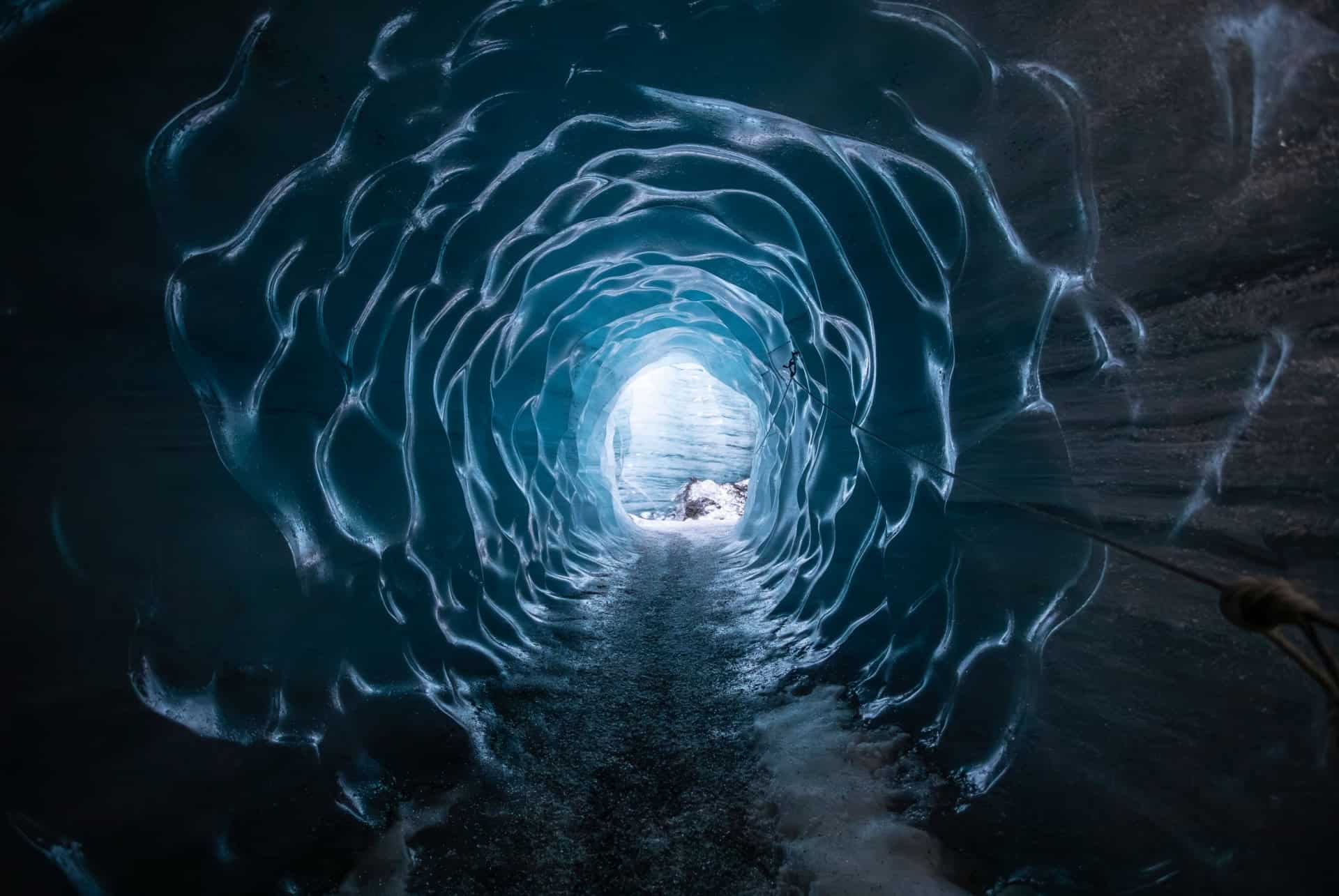 interieur tunnel grotte de glace katla